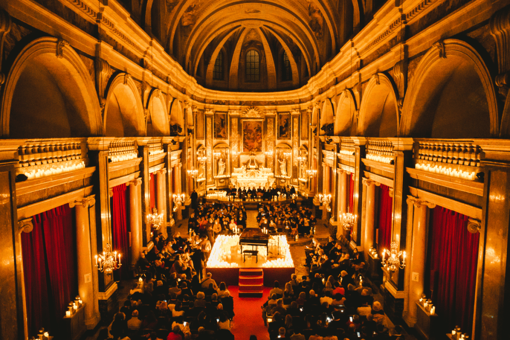Les concerts à la bougie Candlelight illuminent la Chapelle de la Trinité !