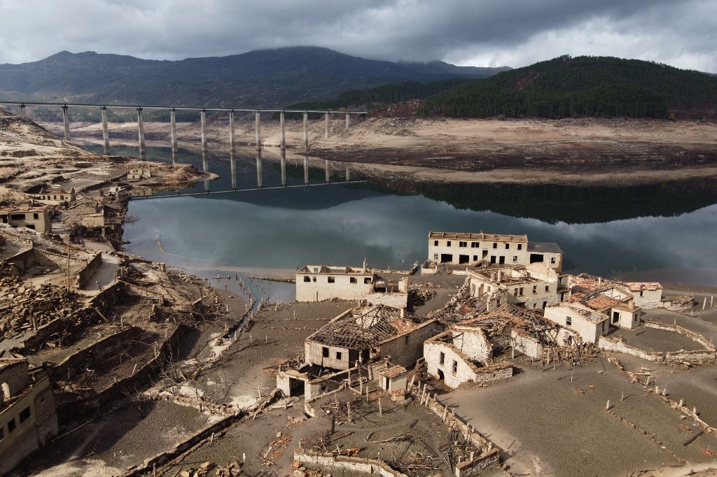 Insolite : ce village espagnol englouti par les eaux refait surface 30 ans plus tard !