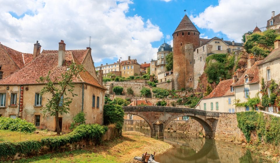 Semur-en-Auxois : un incroyable village de conte de fées à 2h de Lyon
