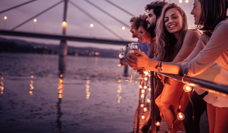 Participez à une boat party de folie à bord d’une péniche à Lyon !