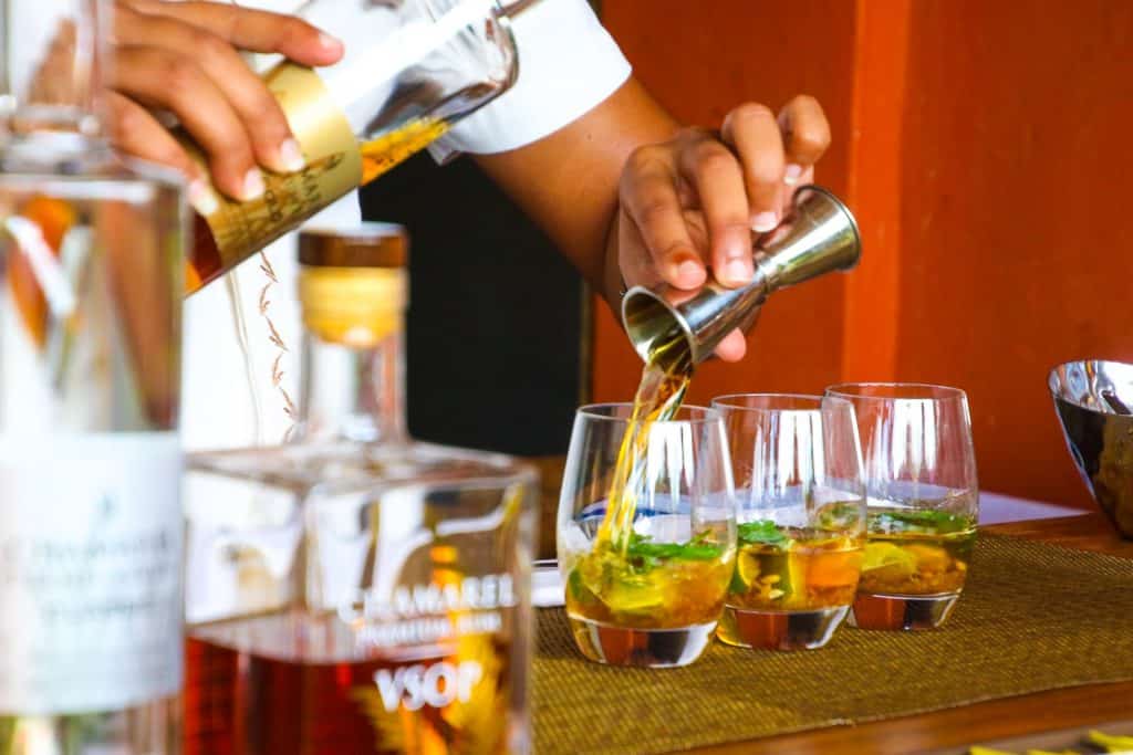 cocktails lyon bar barman mixologue alcool
