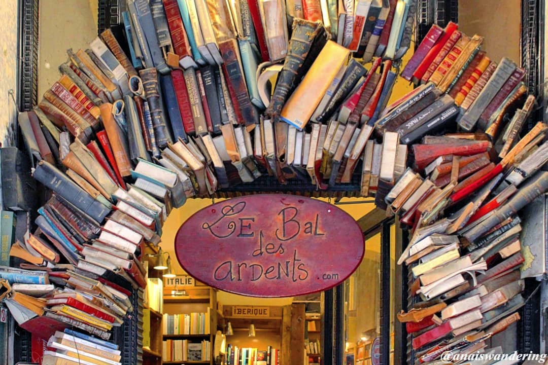 Devanture de la librairie le Bal des Ardents, une des plus belles librairies de Lyon